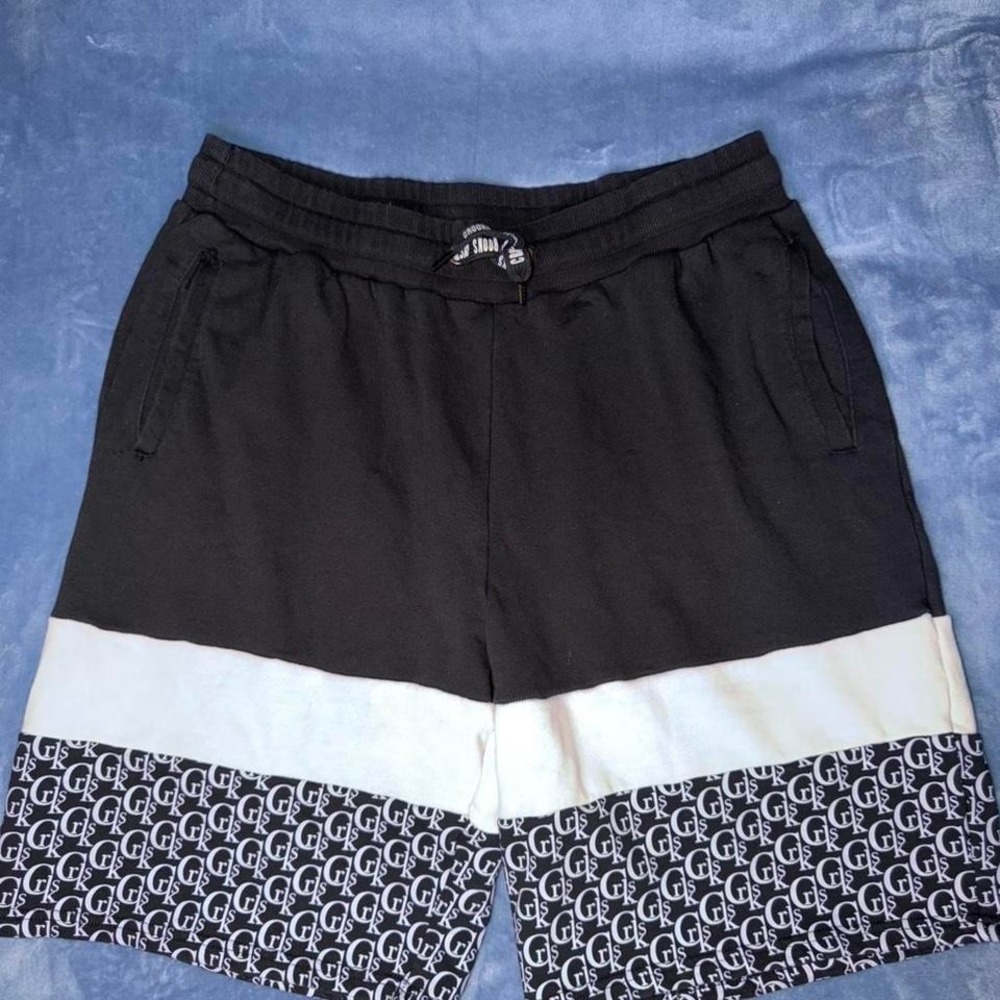 Men's Black and White Logo-Accent Athletic Shorts